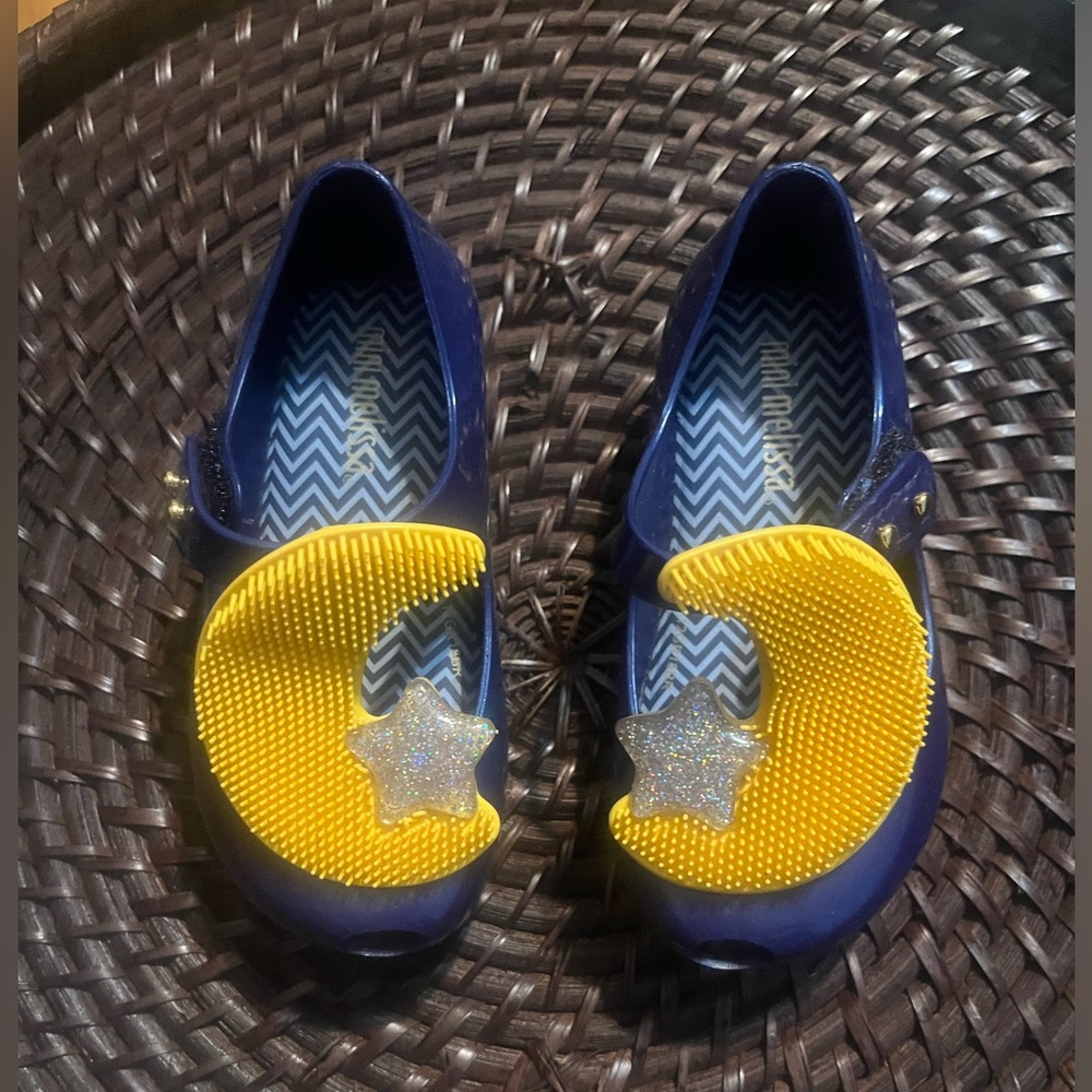 Mini Melissa toddler girl shoes. Size 7. Beautiful dressy & comfortable shoes